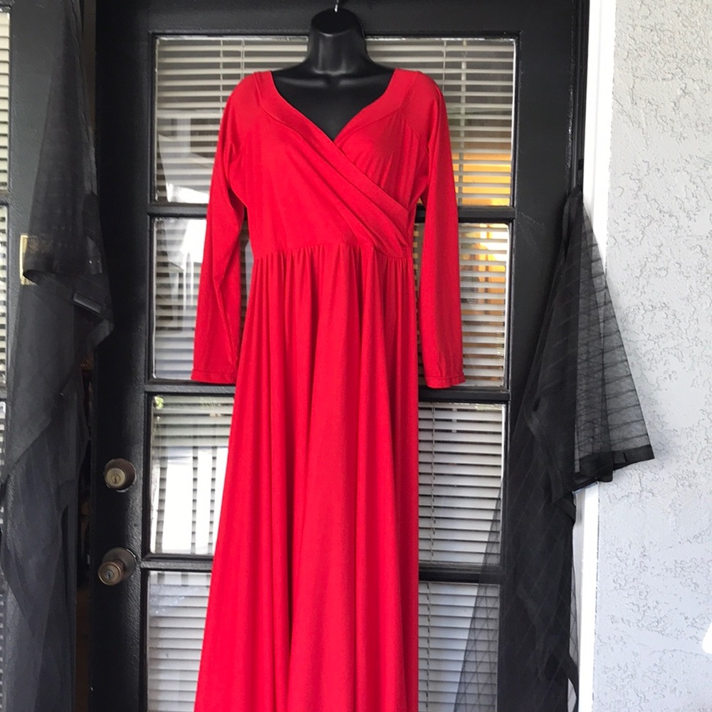 Red V-neck Maxi Dress w/ Short Train